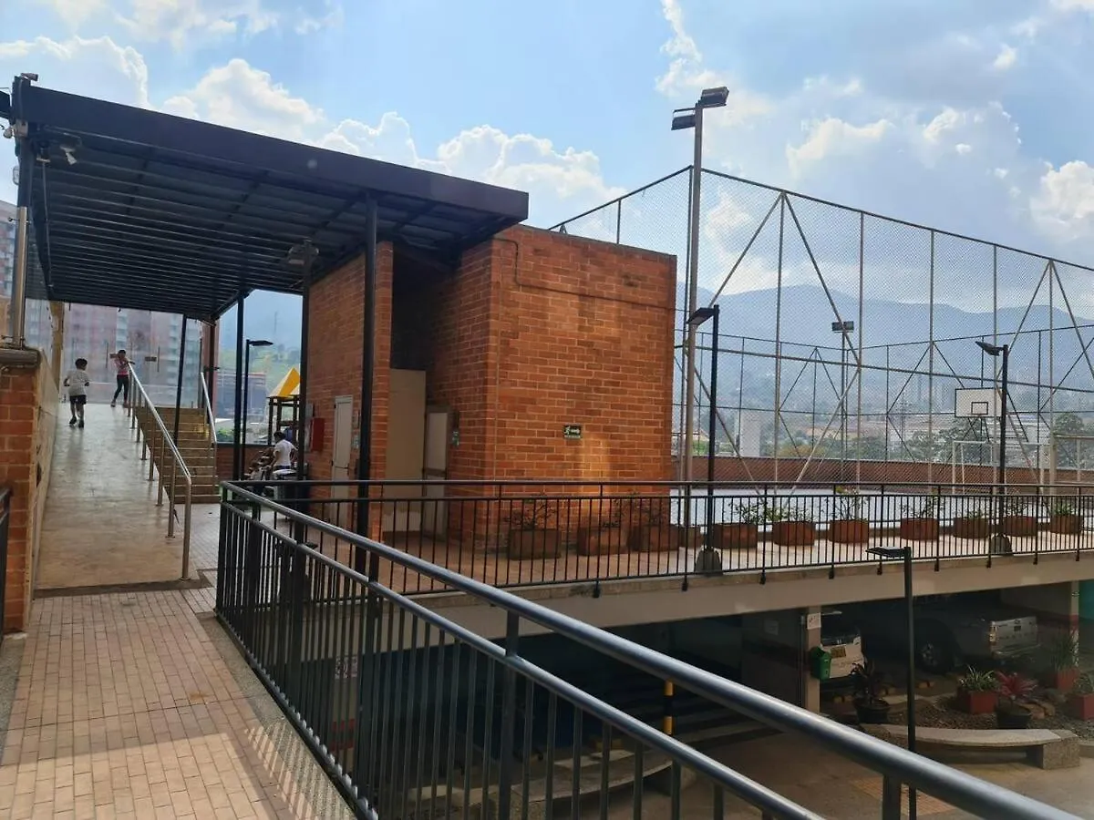 Apartamento Turistico Cerca A La Estacion Del Metro Sabaneta