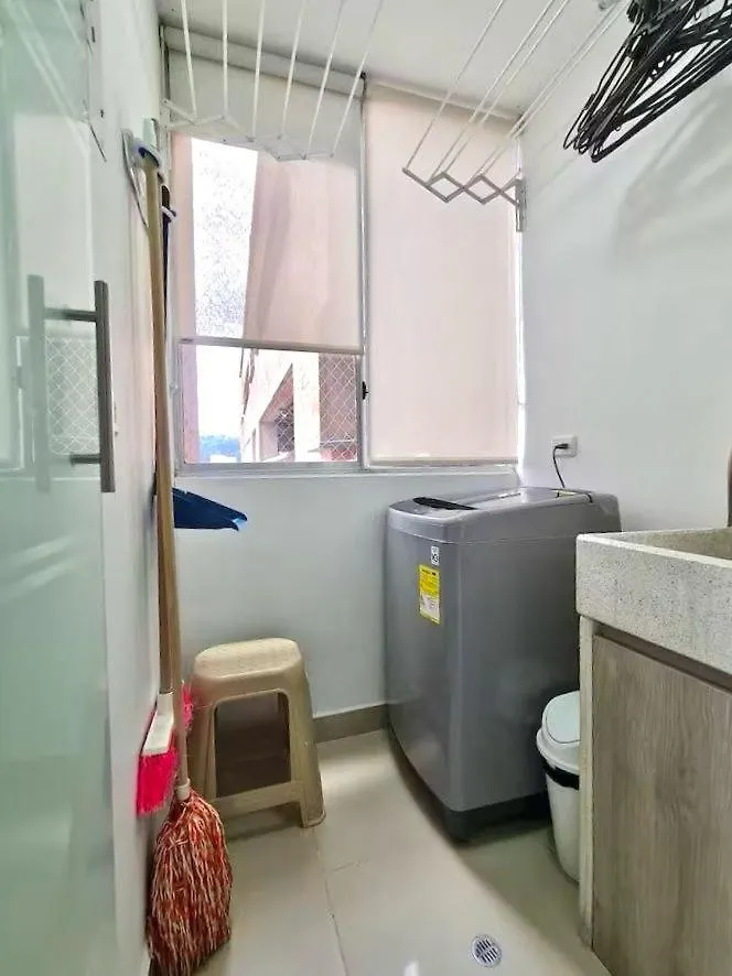 Apartamento Turistico Cerca A La Estacion Del Metro Sabaneta