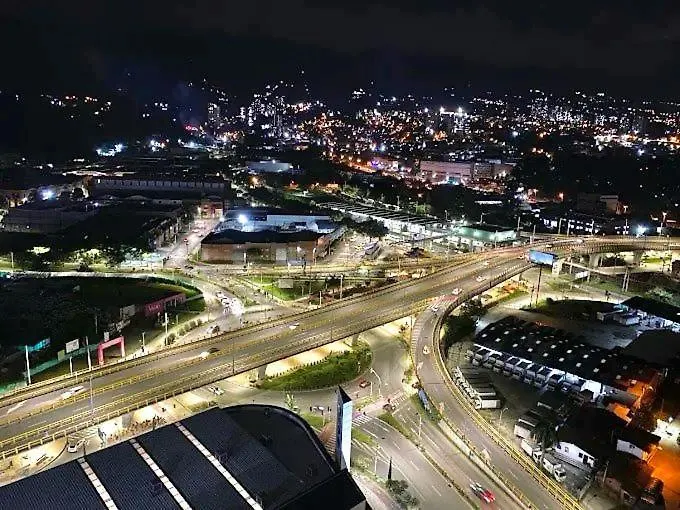 Apartamento Turistico Cerca A La Estacion Del Metro Sabaneta